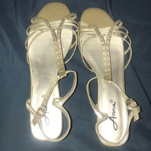 Christian Siriano  Newport news Sweater Allison Woods